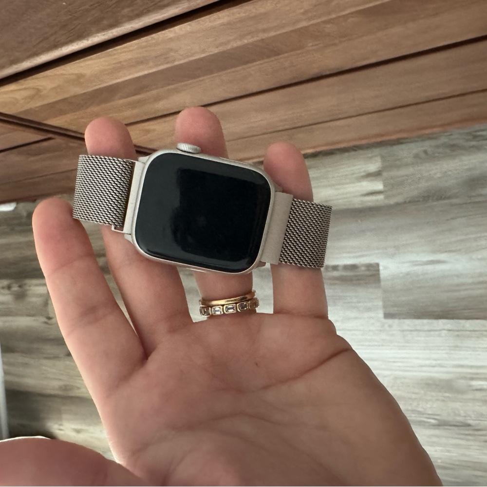 Apple Watch Series 7, charger included, original band can be included